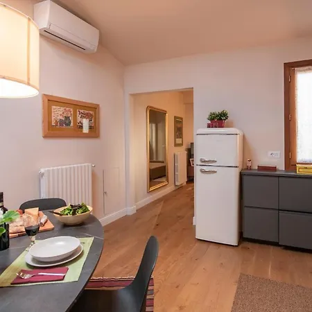 Leopoldo 2 - Elevator Apartman *