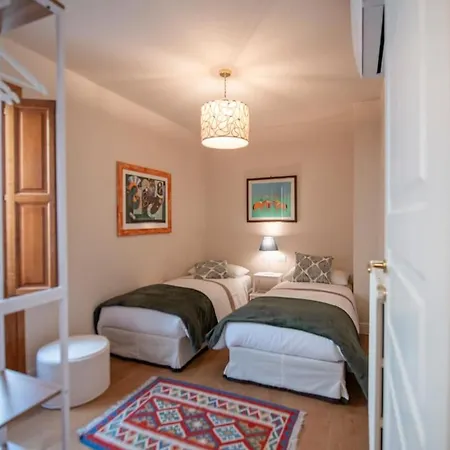 Leopoldo 2 - Elevator